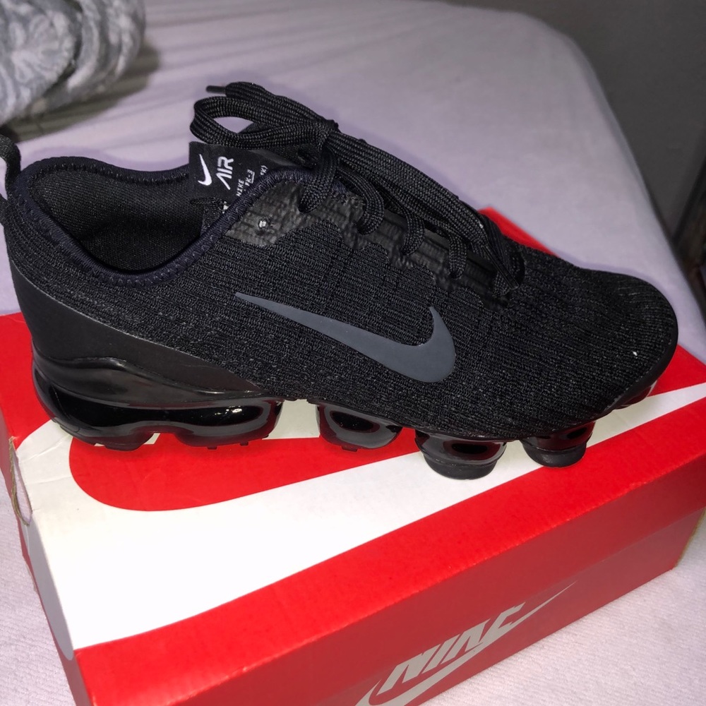 Air vapor max fly knit 3 (gs) size 7